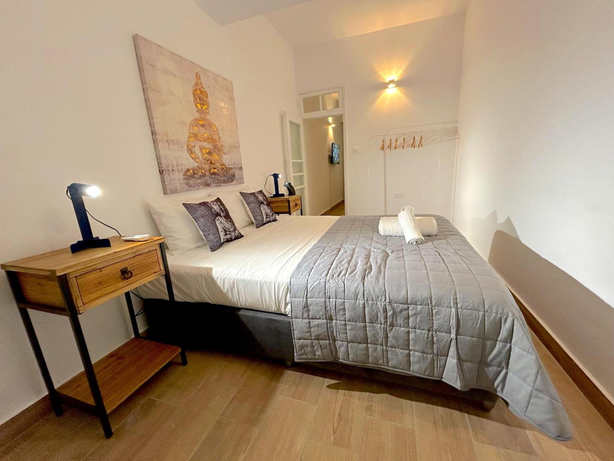 Queen Regina Suites By Platform 357 Nicosia Exterior photo