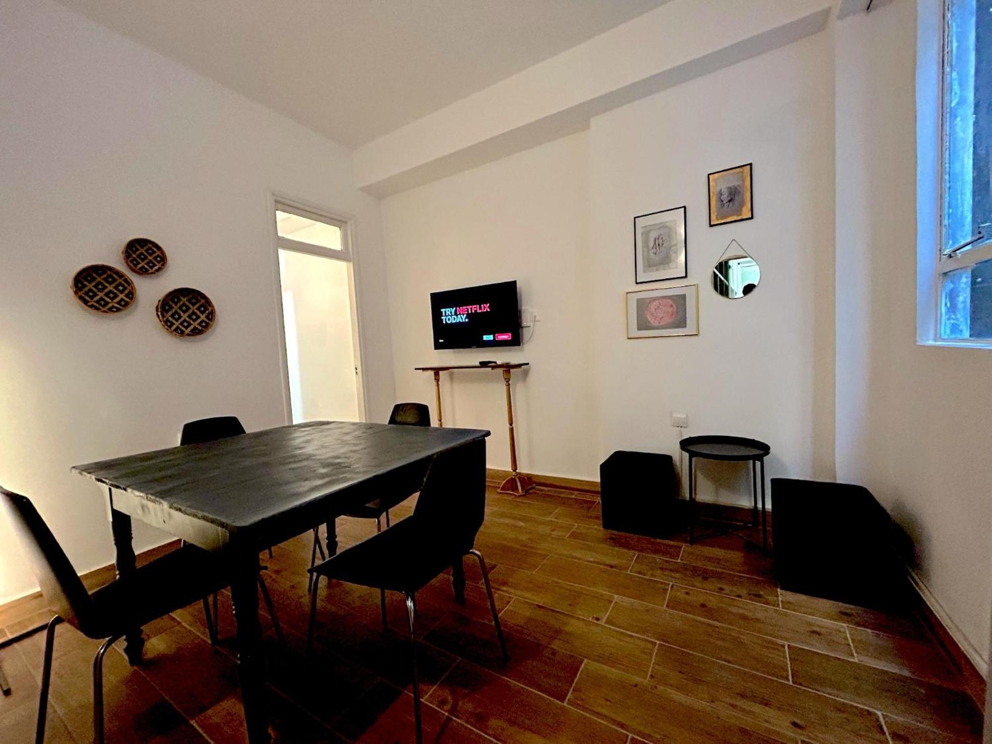 Queen Regina Suites By Platform 357 Nicosia Exterior photo