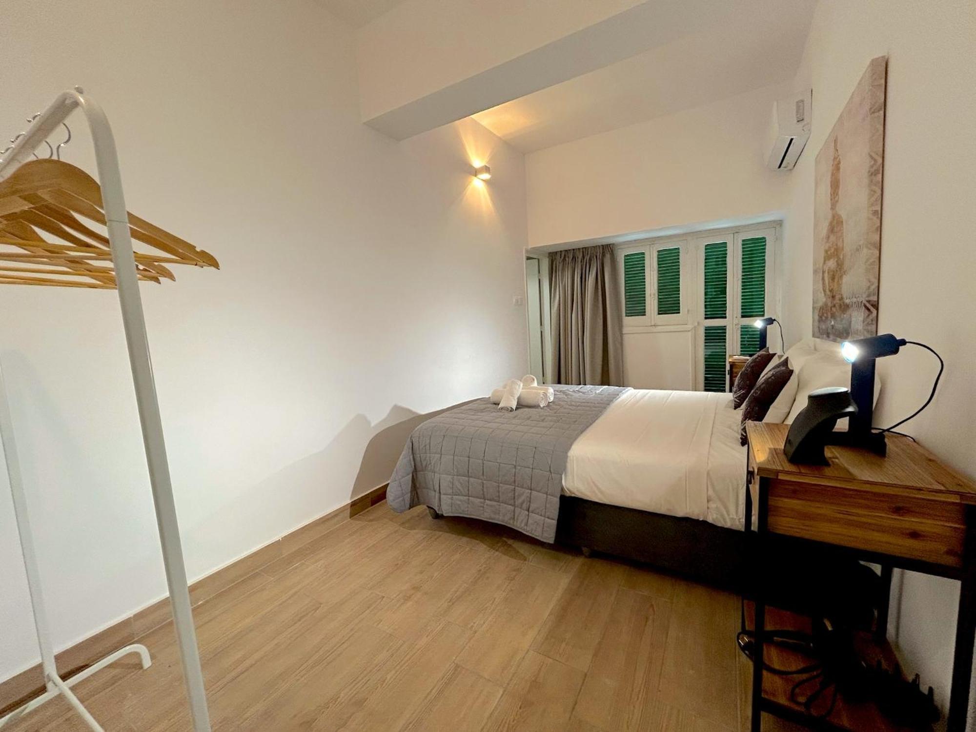 Queen Regina Suites By Platform 357 Nicosia Exterior photo