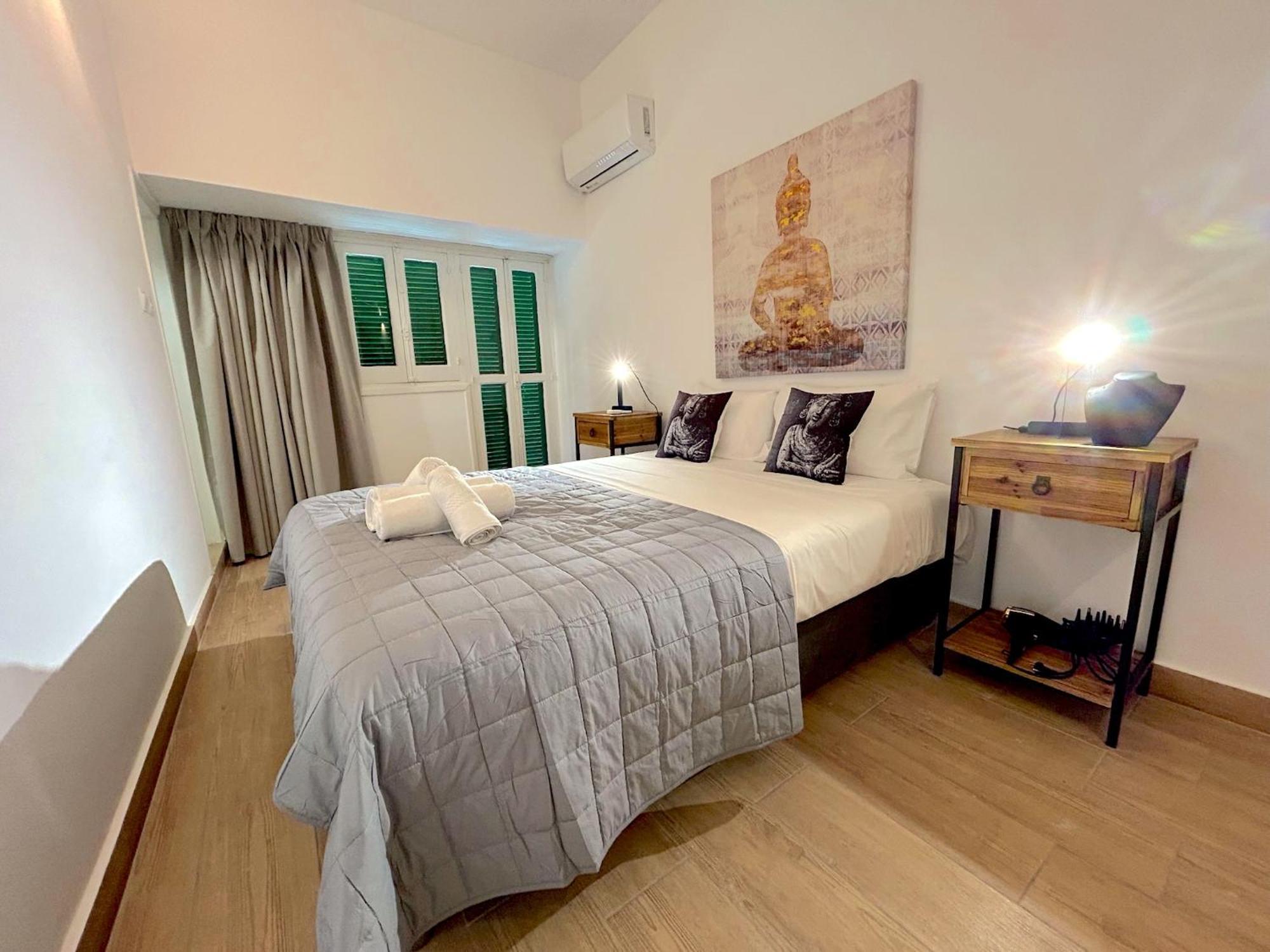 Queen Regina Suites By Platform 357 Nicosia Exterior photo