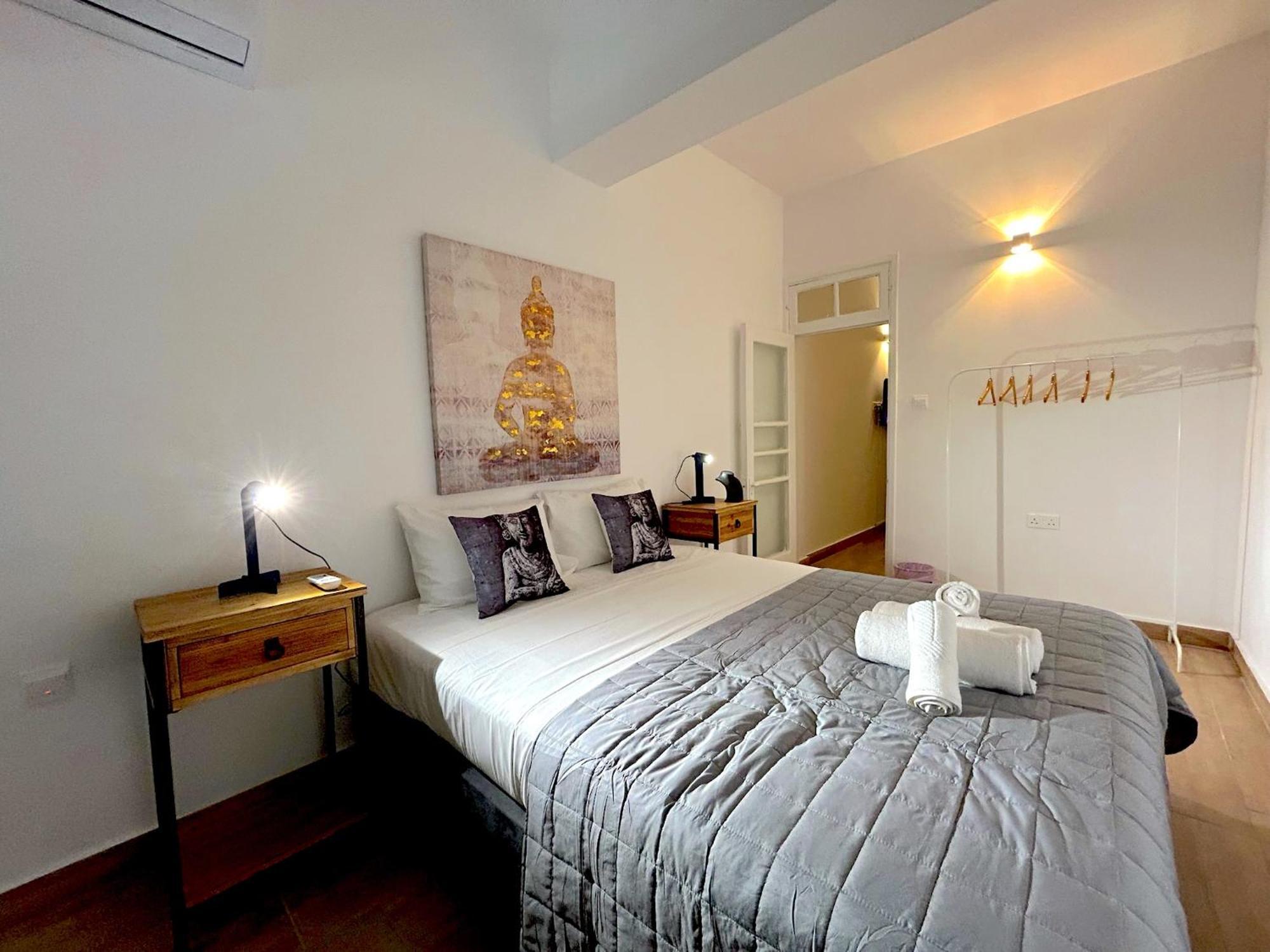 Queen Regina Suites By Platform 357 Nicosia Exterior photo