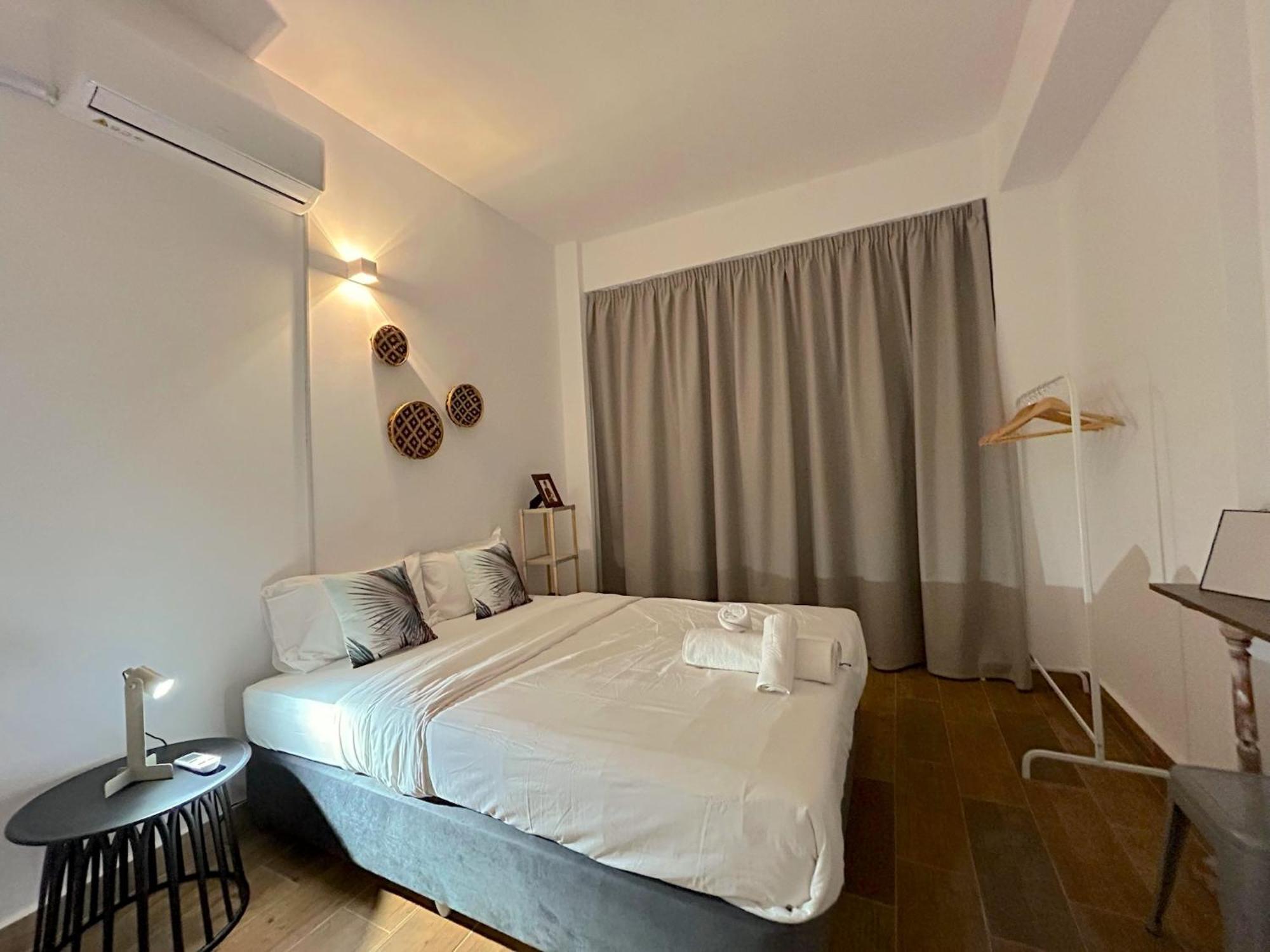 Queen Regina Suites By Platform 357 Nicosia Exterior photo