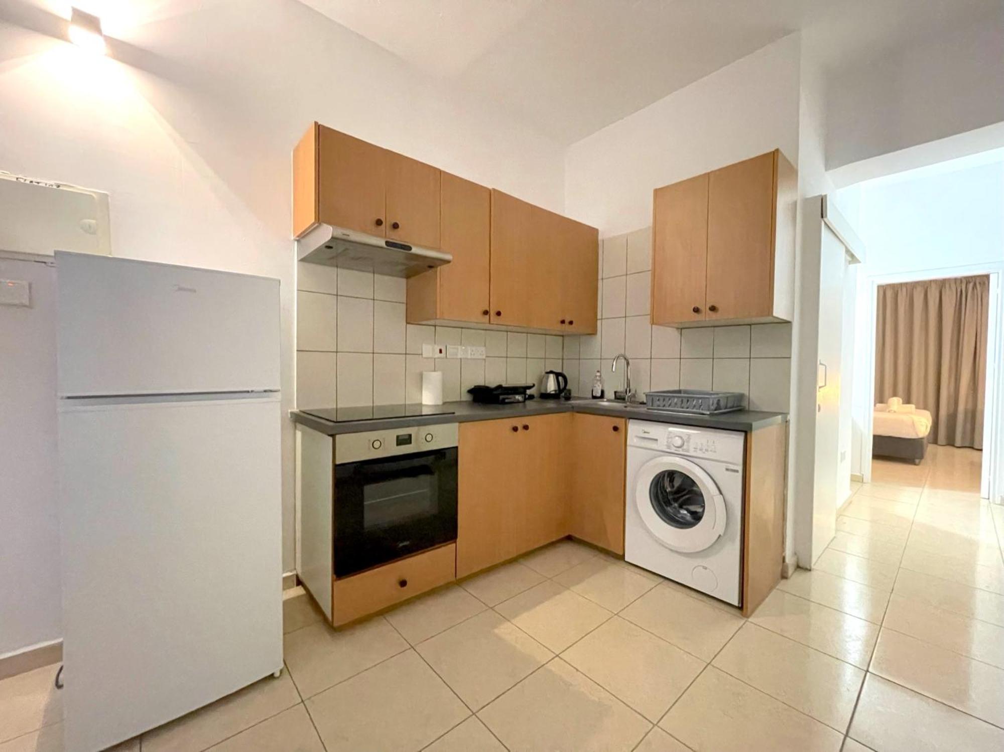 Queen Regina Suites By Platform 357 Nicosia Exterior photo