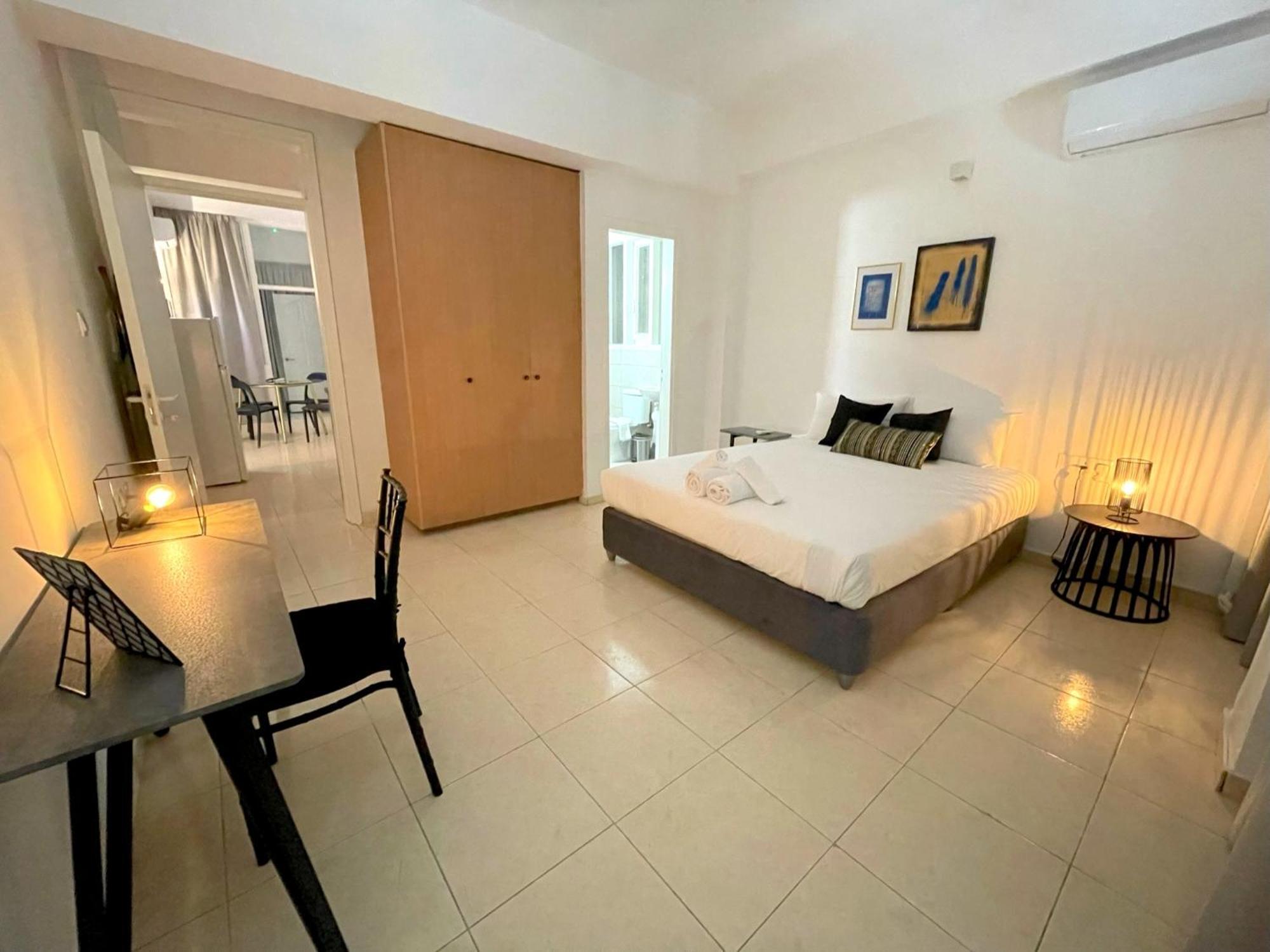 Queen Regina Suites By Platform 357 Nicosia Exterior photo