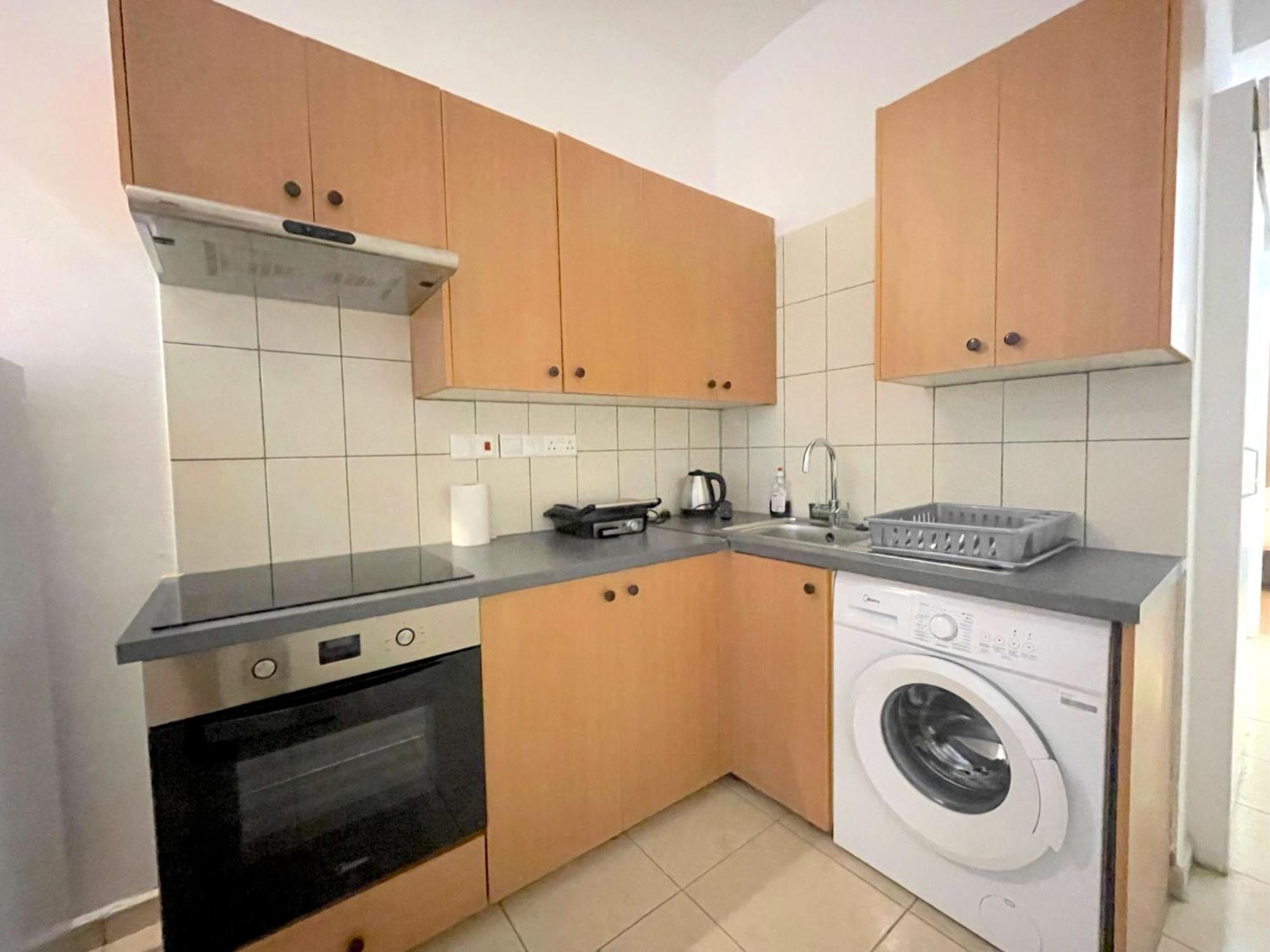 Queen Regina Suites By Platform 357 Nicosia Exterior photo