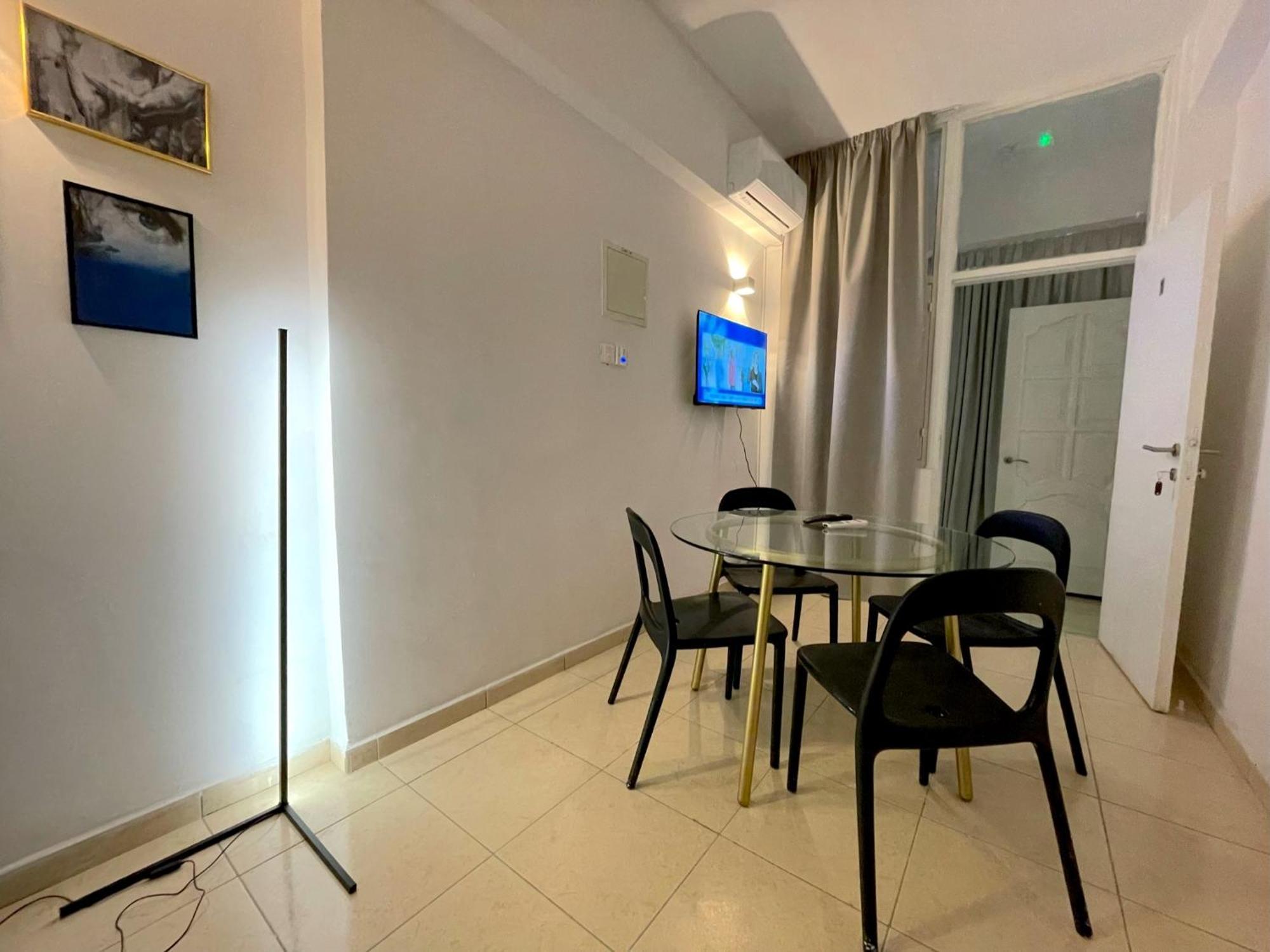 Queen Regina Suites By Platform 357 Nicosia Exterior photo